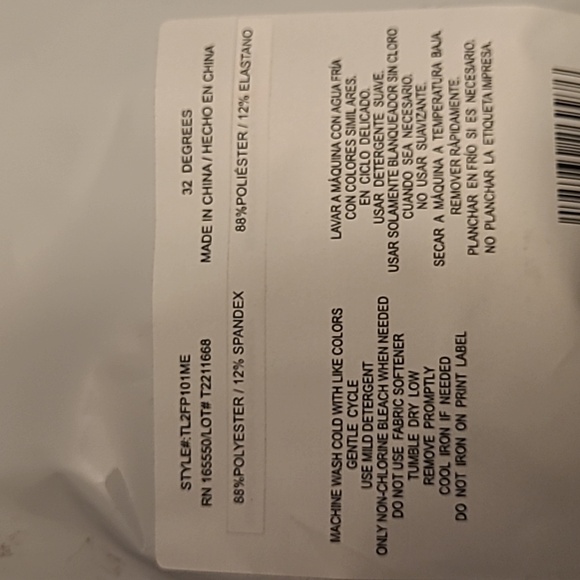 Long sleeve scoop neck top - Picture 3 of 4